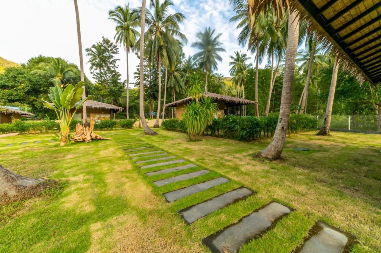 Suan Residence - Exotic And Contemporary Bungalows With Private Pool Чалоклам Экстерьер фото