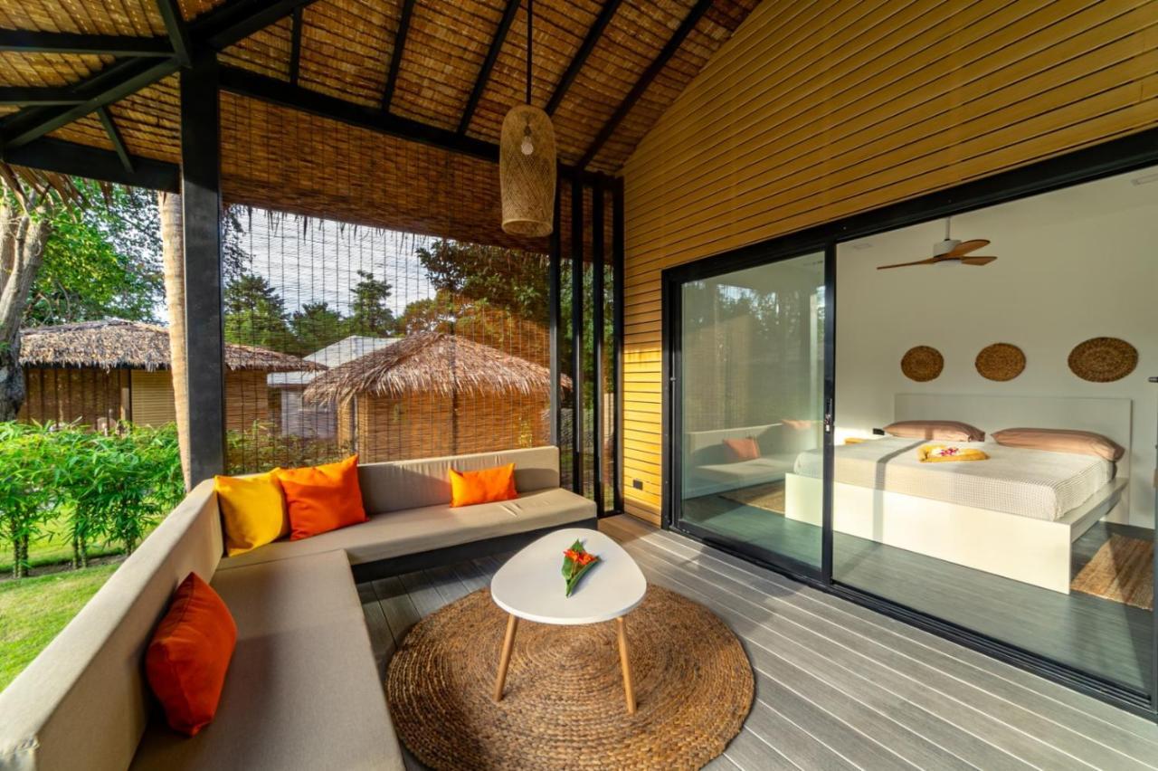 Suan Residence - Exotic And Contemporary Bungalows With Private Pool Чалоклам Экстерьер фото