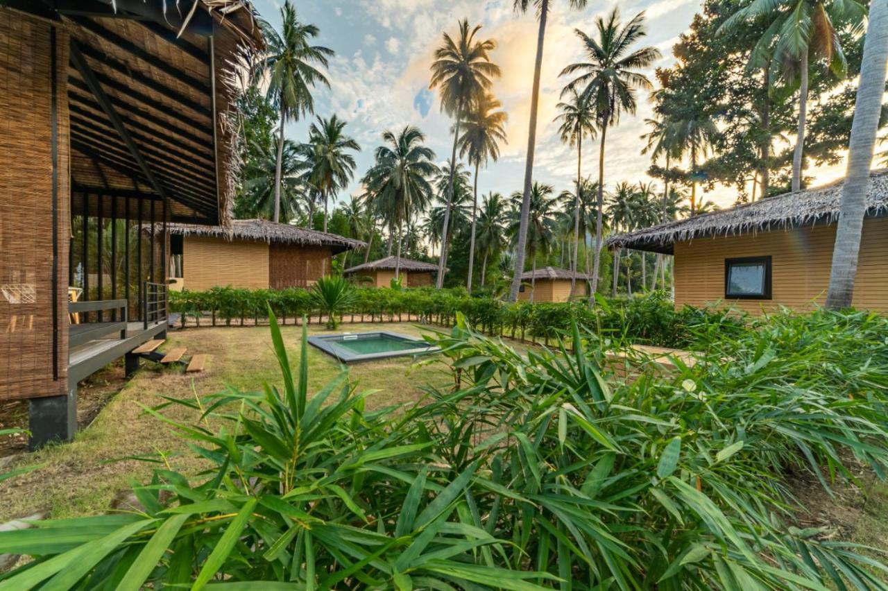 Suan Residence - Exotic And Contemporary Bungalows With Private Pool Чалоклам Экстерьер фото